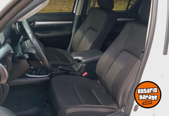 Camionetas - Toyota Hilux 2.8TDI SRV 4x4 2019 Diesel 83000Km - En Venta
