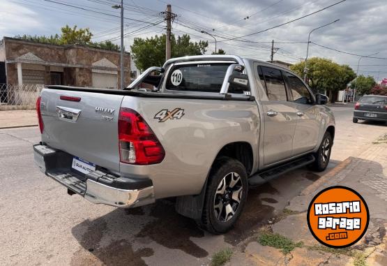 Camionetas - Toyota Toyota Hilux SRX 4x4 AT 2019 Diesel 200000Km - En Venta