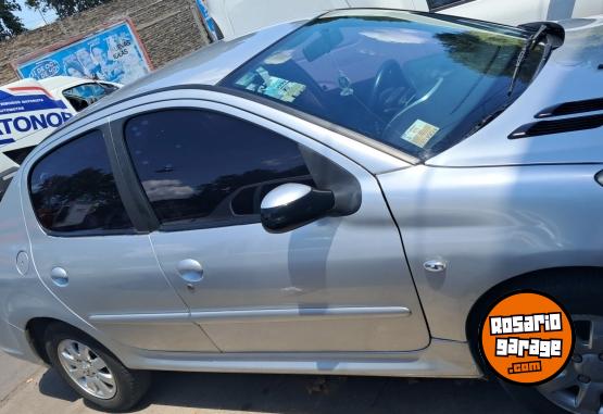 Autos - Peugeot 207 Xs sedan 5p 2010 Nafta 176000Km - En Venta