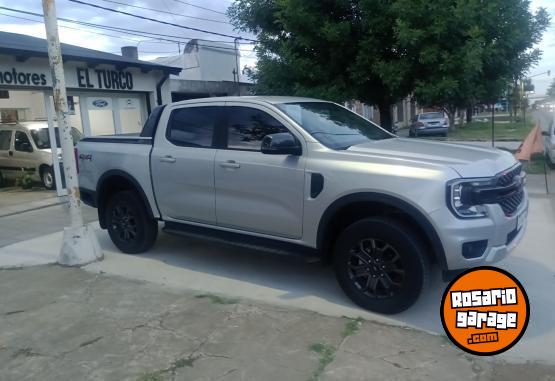 Camionetas - Ford RANGER BLAK 2024 Diesel 34000Km - En Venta