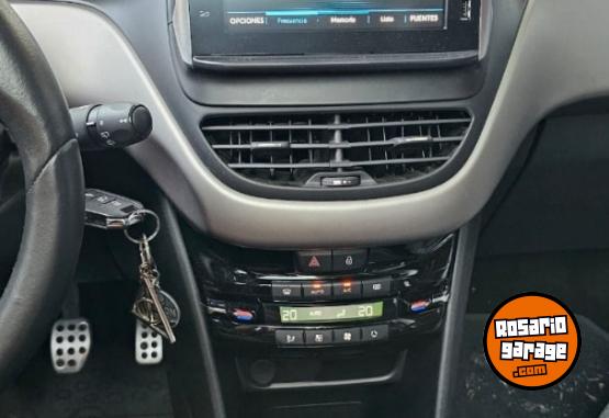 Autos - Peugeot 208 Feline 2018 Nafta 64000Km - En Venta