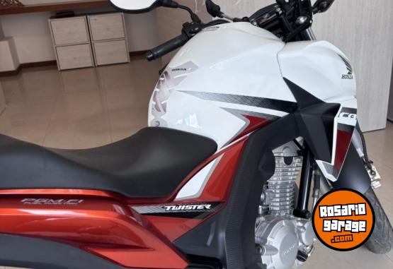Motos - Honda TWISTER 2019 Nafta 9000Km - En Venta
