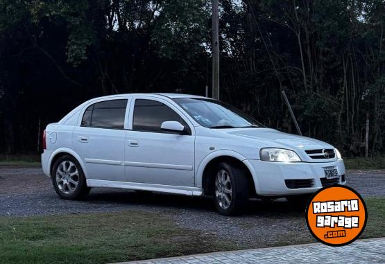Autos - Chevrolet Astra GLS 2011 Nafta 195000Km - En Venta