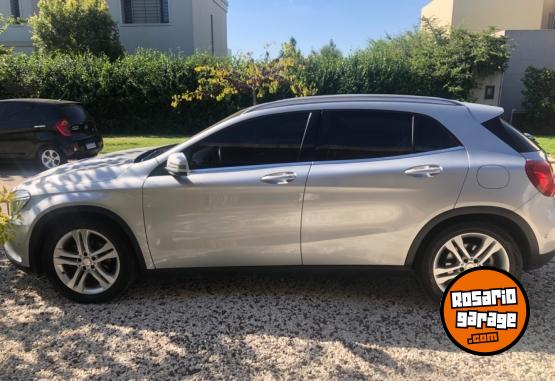 Autos - Mercedes Benz Gla 200 2017 Nafta 140000Km - En Venta
