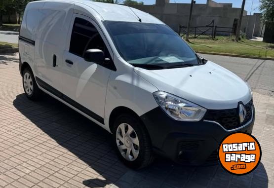 Utilitarios - Renault kangoo furgon 2025 Nafta 8200Km - En Venta