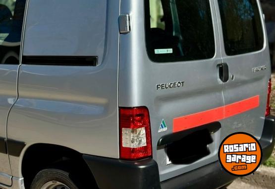 Utilitarios - Peugeot Partner Confort 1.6 HDI 2020 Diesel 53000Km - En Venta