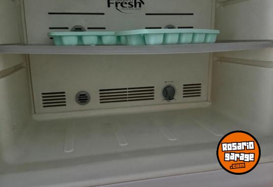 Hogar - VENDO HELADER CON FREEZER NO FROST, EXCELENTE FUNCIONAMIENTO!! - En Venta