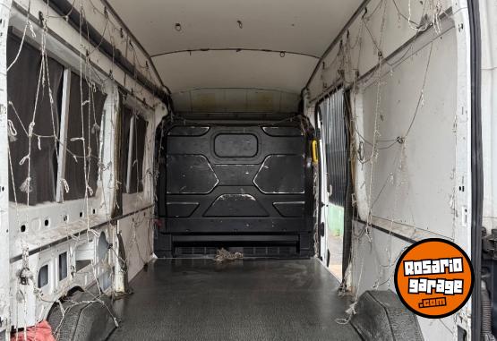 Utilitarios - Ford Transit 2017 Diesel 290000Km - En Venta