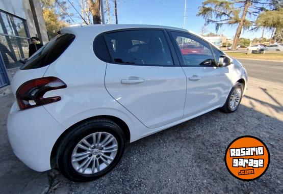 Autos - Peugeot 208 2017 Nafta 95000Km - En Venta
