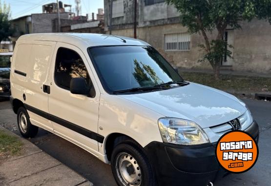 Utilitarios - Peugeot Partner 1.4 2014 Nafta 145000Km - En Venta