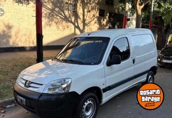 Utilitarios - Peugeot Partner 1.4 2014 Nafta 145000Km - En Venta
