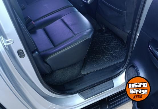 Camionetas - Toyota Hilux 2018 Diesel 153000Km - En Venta