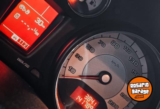 Autos - Peugeot 408 allure nav. 2016 GNC 140000Km - En Venta