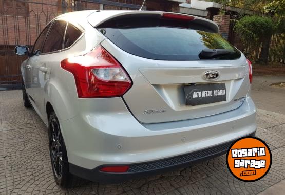 Autos - Ford FOCUS TITANIUM MT 2.0 5P 2013 Nafta 230000Km - En Venta