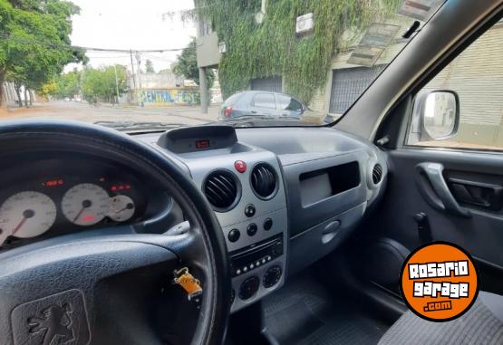 Utilitarios - Peugeot partner 1.6 HDI 2012 Diesel 195000Km - En Venta