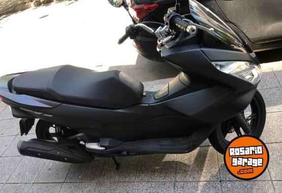 Motos - Honda PCX 150 2016 Nafta 32000Km - En Venta