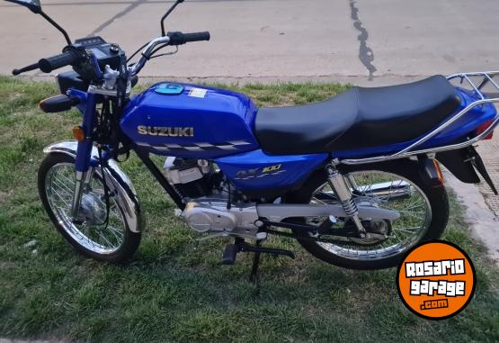 Motos - Suzuki AX100 2023 Nafta 6000Km - En Venta