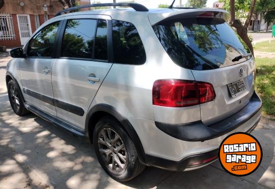 Autos - Volkswagen Suran cross 2014 GNC 180000Km - En Venta