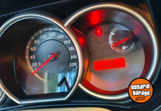 Autos - Nissan Tiida 2011 Nafta 125000Km - En Venta