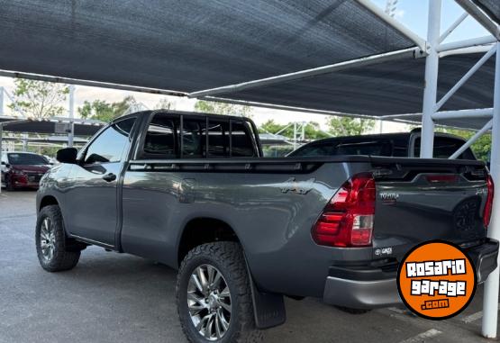 Camionetas - Toyota Hilux 2025 Diesel 2000Km - En Venta
