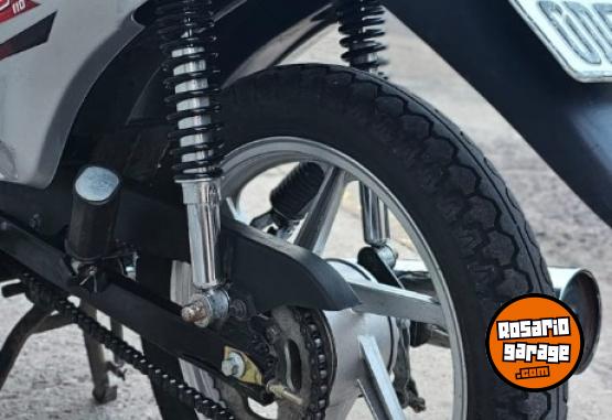 Motos - Motomel Blitz full 2023 Nafta 3500Km - En Venta