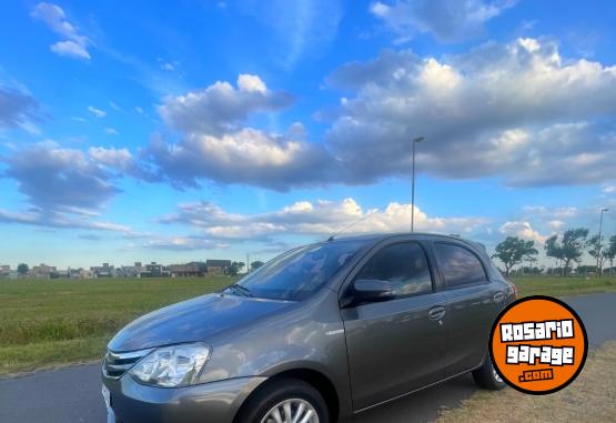 Autos - Toyota Etios XLs 2016 Nafta 47200Km - En Venta