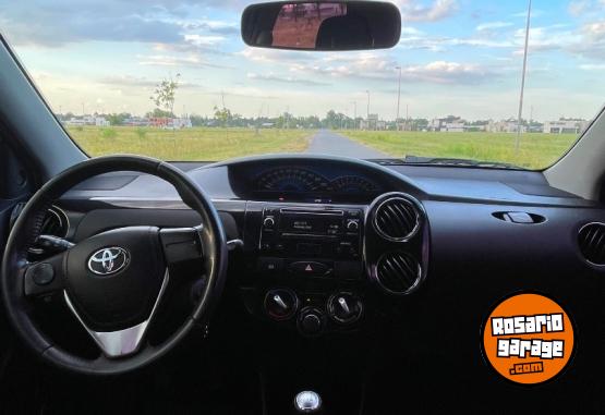 Autos - Toyota Etios XLs 2016 Nafta 47200Km - En Venta