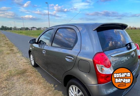 Autos - Toyota Etios XLs 2016 Nafta 47200Km - En Venta