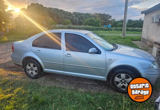 Autos - Volkswagen Bora 2.0 2011 GNC 294000Km - En Venta