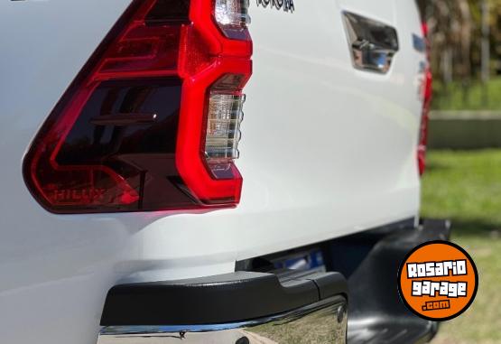 Camionetas - Toyota Hilux srx 2023 Diesel 29000Km - En Venta