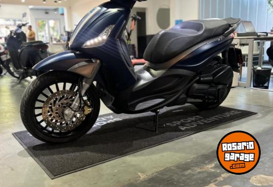 Motos - Piaggio BEVERLY 300 S 2020 Nafta 9265Km - En Venta