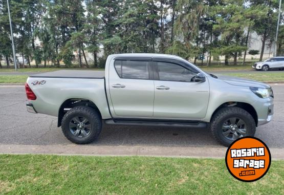 Camionetas - Toyota HILUX SRV 4X4 AT 2019 Diesel 96000Km - En Venta