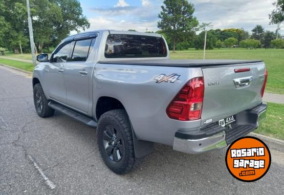 Camionetas - Toyota HILUX SRV 4X4 AT 2019 Diesel 96000Km - En Venta