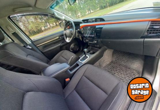 Camionetas - Toyota HILUX SRV 4X4 AT 2019 Diesel 96000Km - En Venta