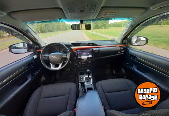 Camionetas - Toyota HILUX SRV 4X4 AT 2019 Diesel 96000Km - En Venta