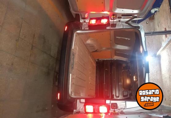 Utilitarios - Peugeot Expert 2018 Diesel 120000Km - En Venta