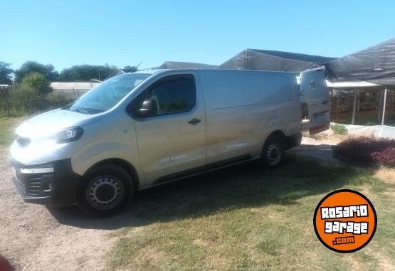 Utilitarios - Peugeot Expert 2018 Diesel 120000Km - En Venta