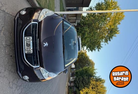 Autos - Peugeot 208 feline 2013 Nafta 111000Km - En Venta
