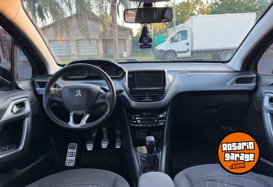 Autos - Peugeot 208 feline 2013 Nafta 111000Km - En Venta