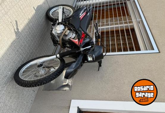 Motos - Honda Tornado xr 250 2022 Nafta 7500Km - En Venta