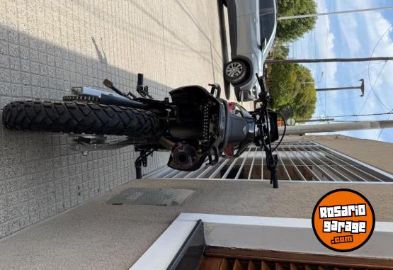 Motos - Honda Tornado xr 250 2022 Nafta 7500Km - En Venta