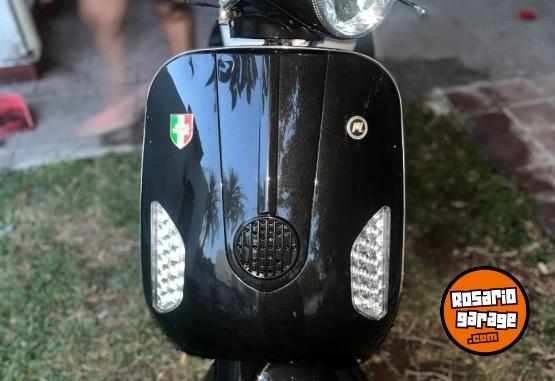 Motos - Motomel Strato euro 2022 Nafta 7600Km - En Venta