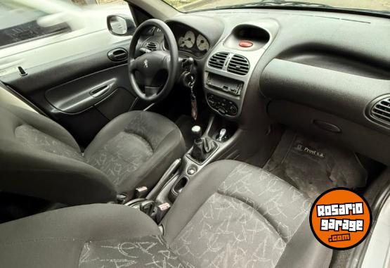 Autos - Peugeot 206 2010 Nafta 190000Km - En Venta