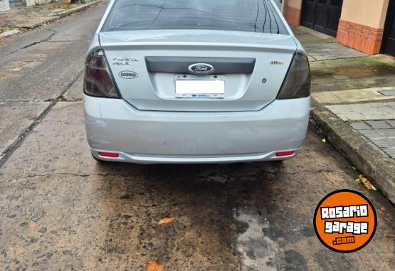 Autos - Ford Fiesta Max 2011 Diesel 150000Km - En Venta