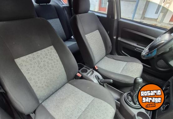 Autos - Ford Fiesta Max 2011 Diesel 150000Km - En Venta