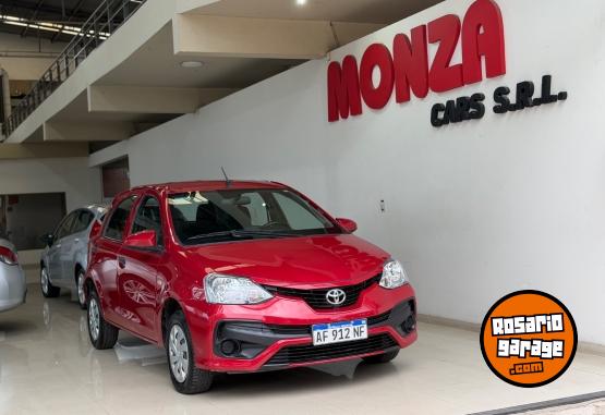 Autos - Toyota Etios 2023 Nafta 30000Km - En Venta