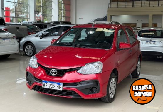 Autos - Toyota Etios 2023 Nafta 30000Km - En Venta