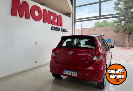 Autos - Toyota Etios 2023 Nafta 30000Km - En Venta