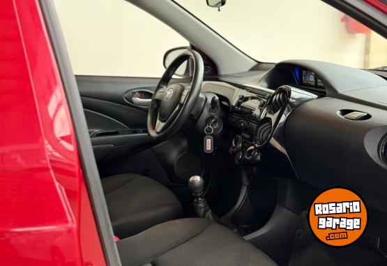 Autos - Toyota Etios 2023 Nafta 30000Km - En Venta