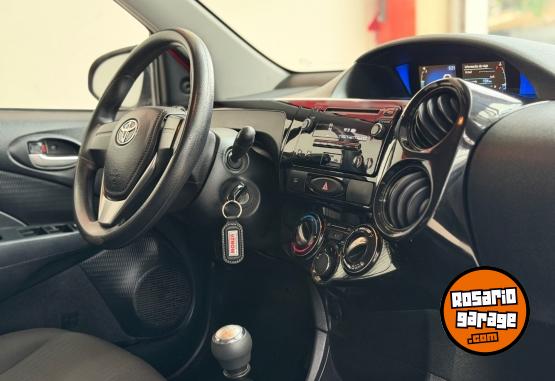 Autos - Toyota Etios 2023 Nafta 30000Km - En Venta